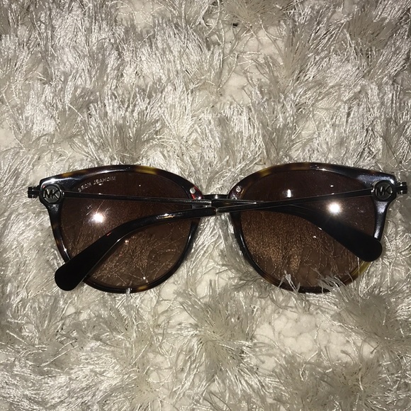 Michael Kors Sunglass plus case - Picture 3 of 4